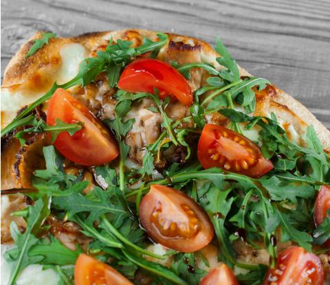 pizza de pollo y rucula