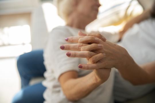 cuidadores de adultos mayores
